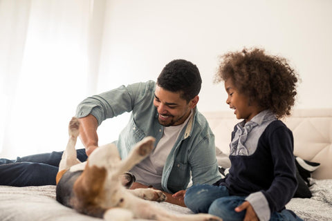 Earth Buddy Launches “Old Friends Keep Us Young” Campaign to Highlight Senior Pet Adoption 
