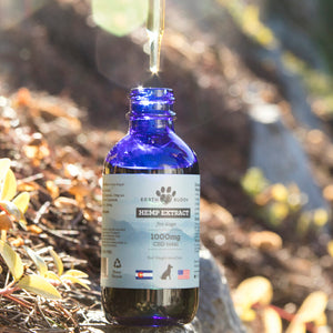 A bottle of Earth Buddy's 1000mg CBD Oil for Dogs and Cats.